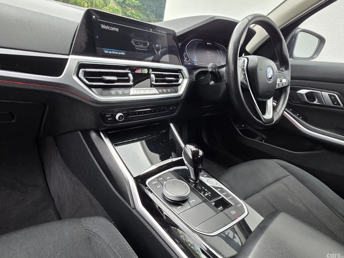 BMW 3-Series Estate, Petrol Hybrid, 2022, Grey