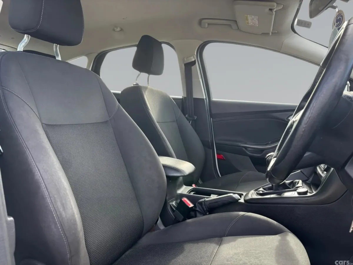 Ford Focus Hatchback, Diesel, 2015, White