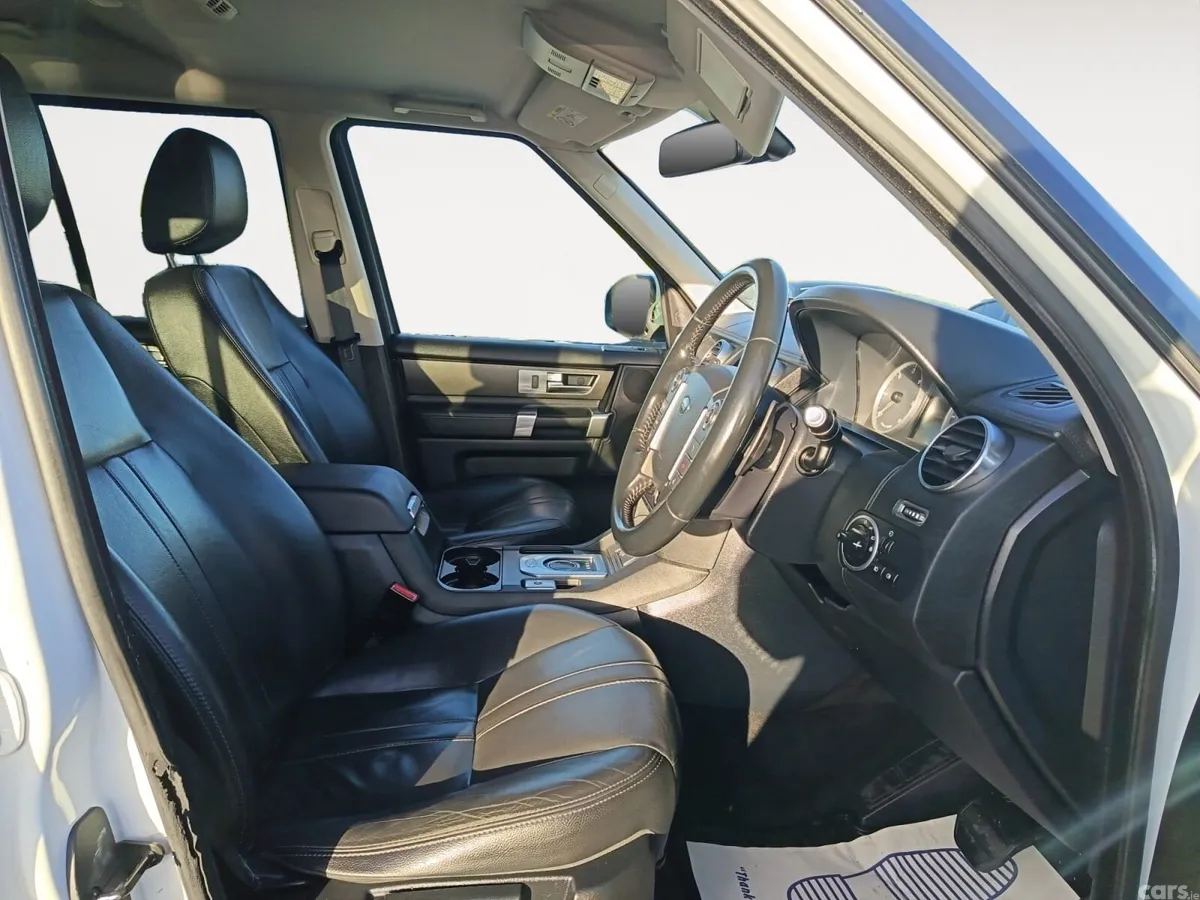 Land Rover Discovery SUV, Diesel, 2016, White