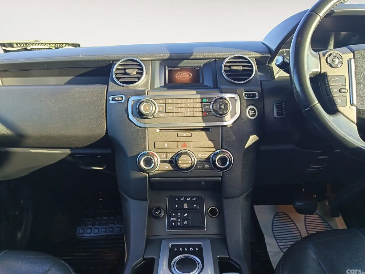 Land Rover Discovery SUV, Diesel, 2016, White