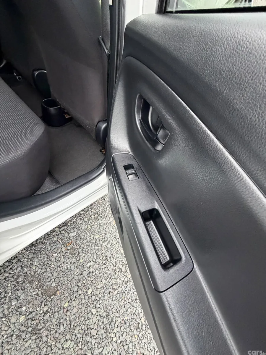 Toyota Vitz Hatchback, Petrol, 2016, White