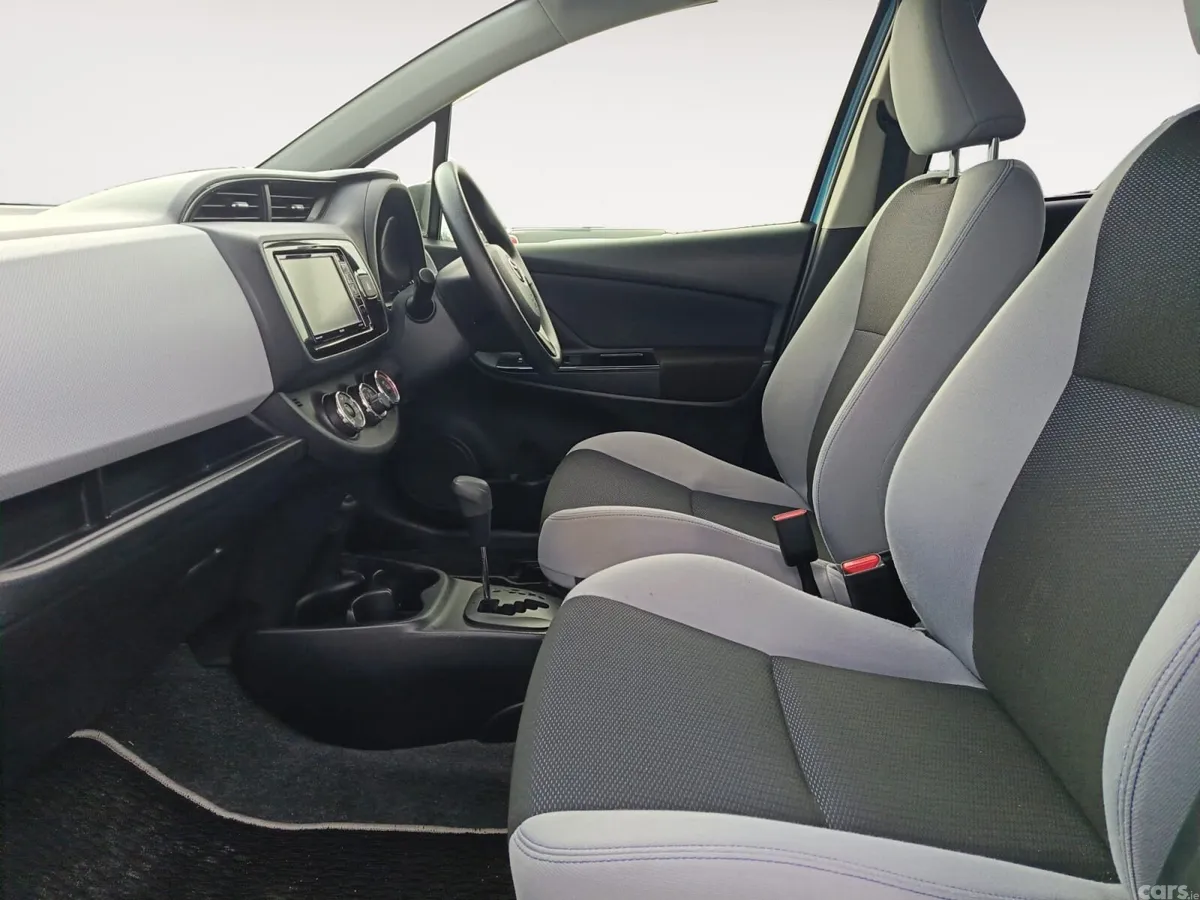 Toyota Vitz Hatchback, Petrol, 2015, Blue