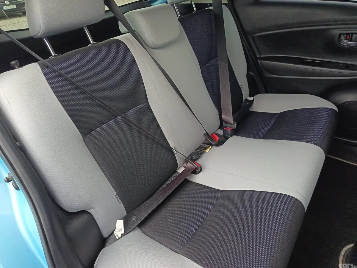 Toyota Vitz Hatchback, Petrol, 2015, Blue