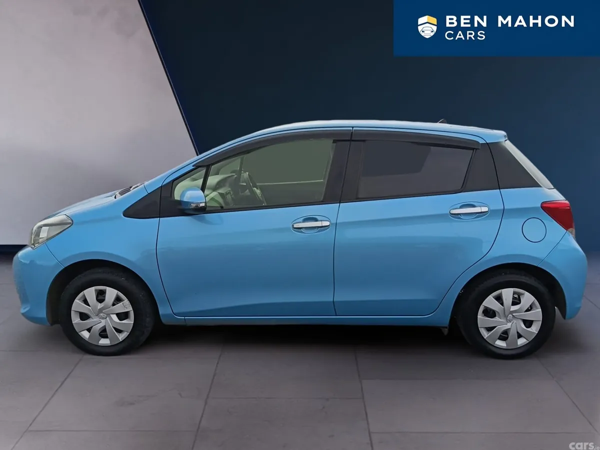 Toyota Vitz Hatchback, Petrol, 2015, Blue