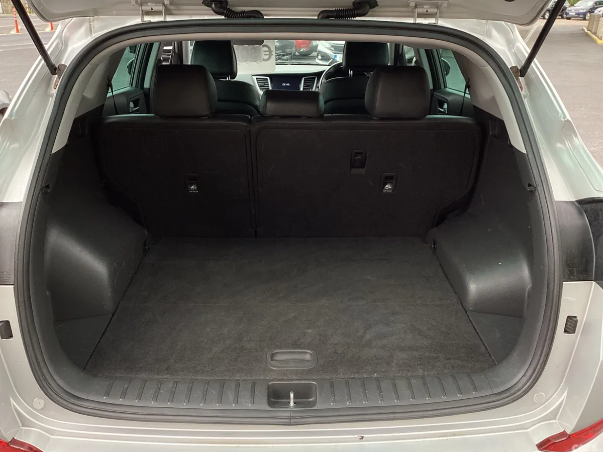 Hyundai Tucson SUV, Diesel, 2016, Silver