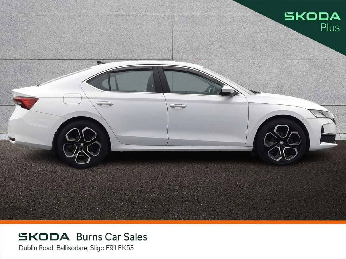 Skoda Octavia Saloon, Diesel, 2024, White