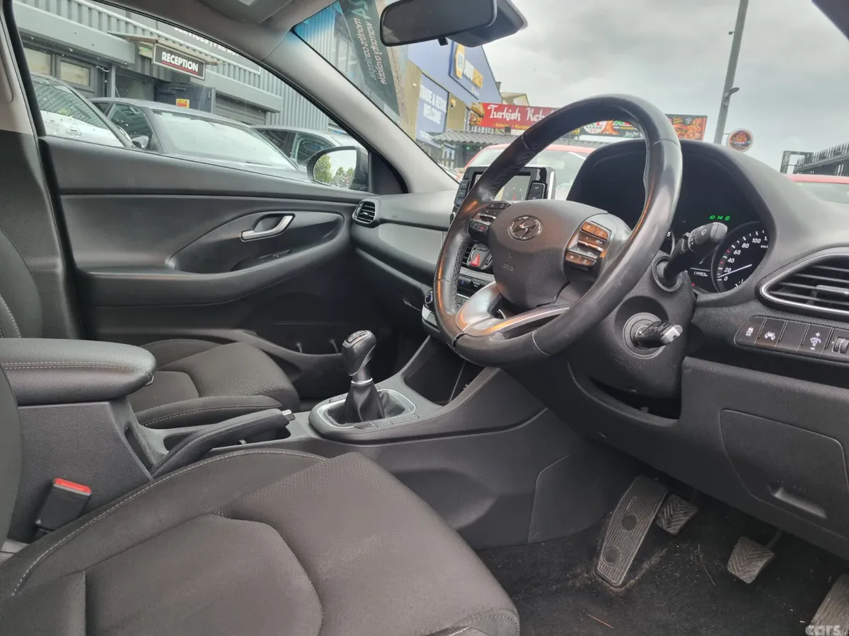 Hyundai i30 Hatchback, Petrol, 2018, Brown