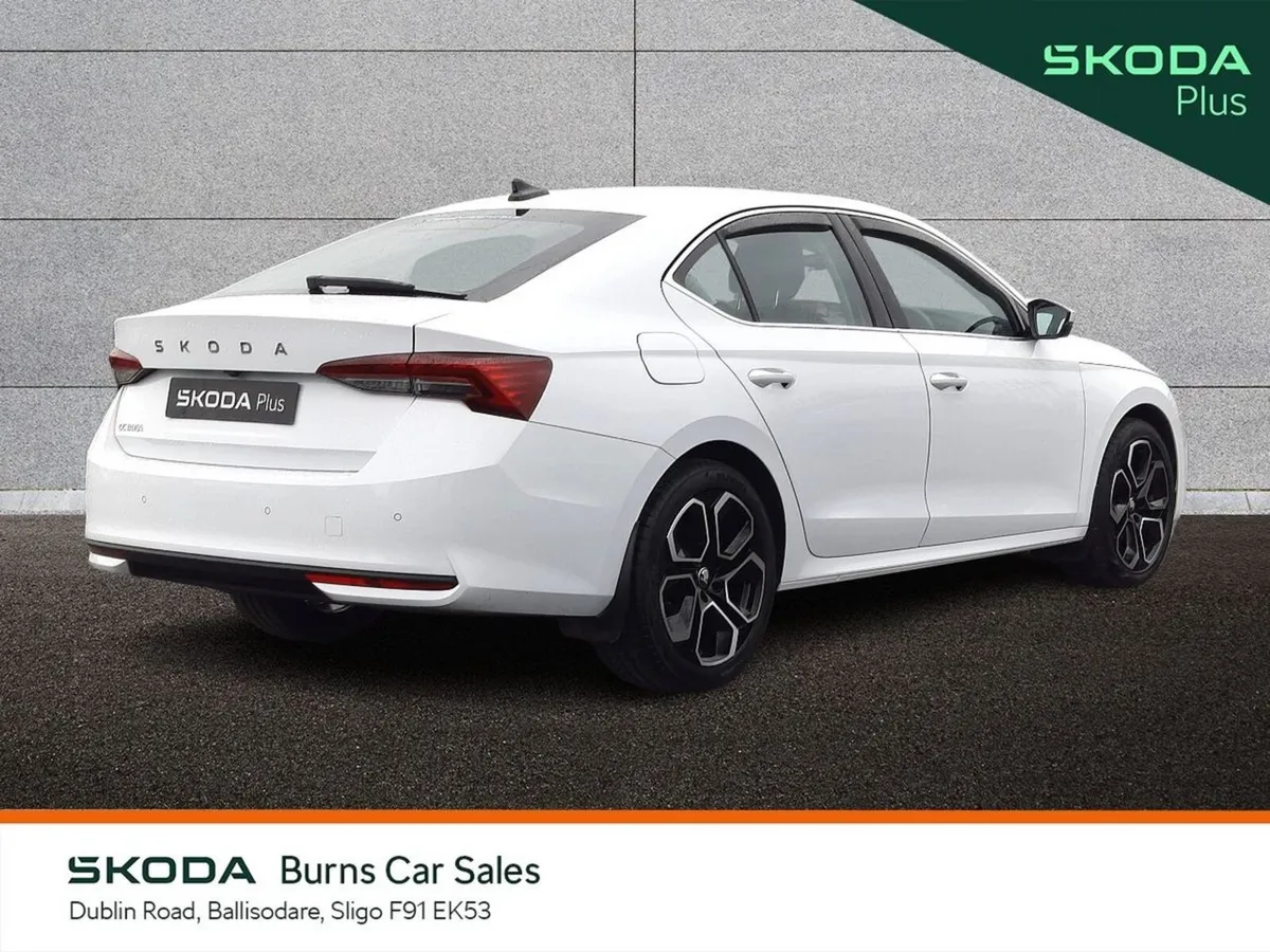 Skoda Octavia Saloon, Diesel, 2024, White