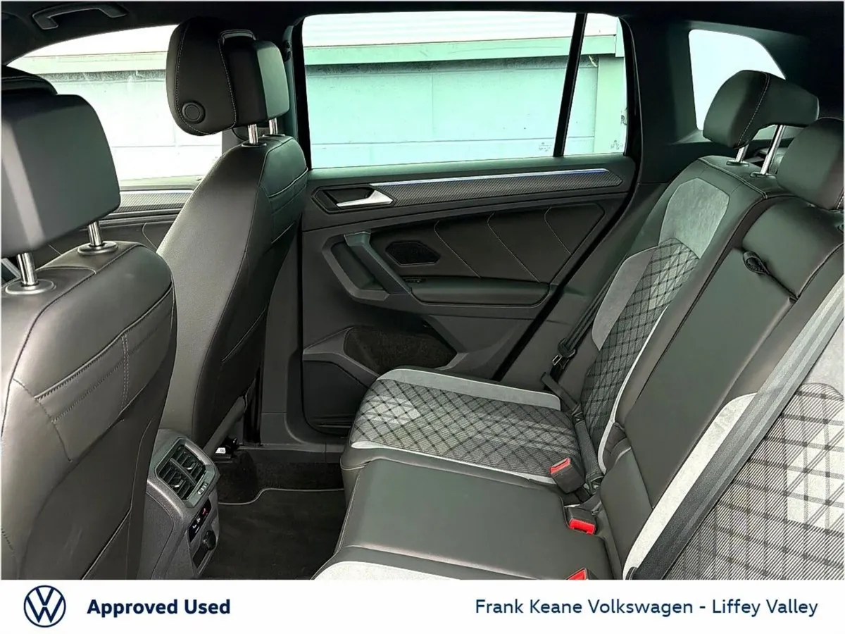Volkswagen Tiguan SUV, Petrol Plug-in Hybrid, 2023, Black