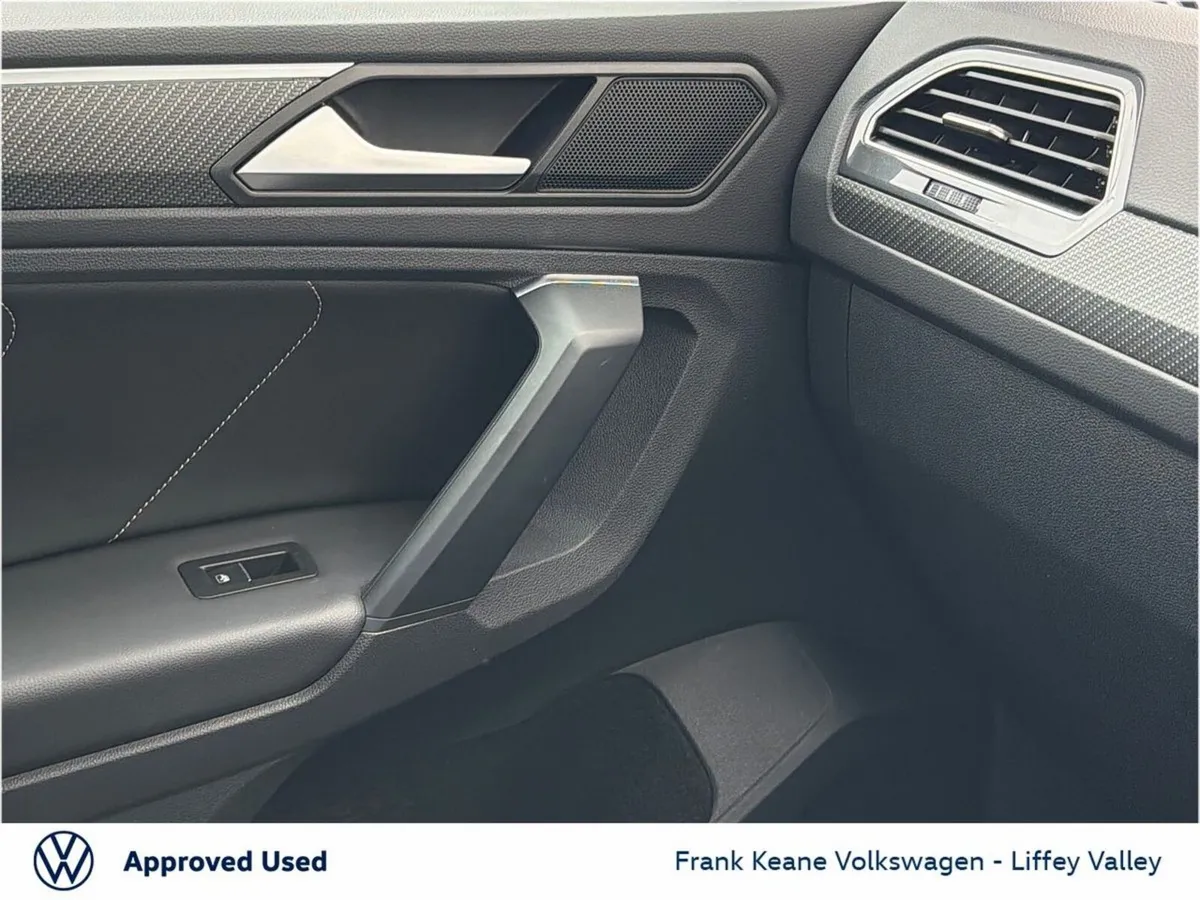 Volkswagen Tiguan SUV, Petrol Plug-in Hybrid, 2023, Black