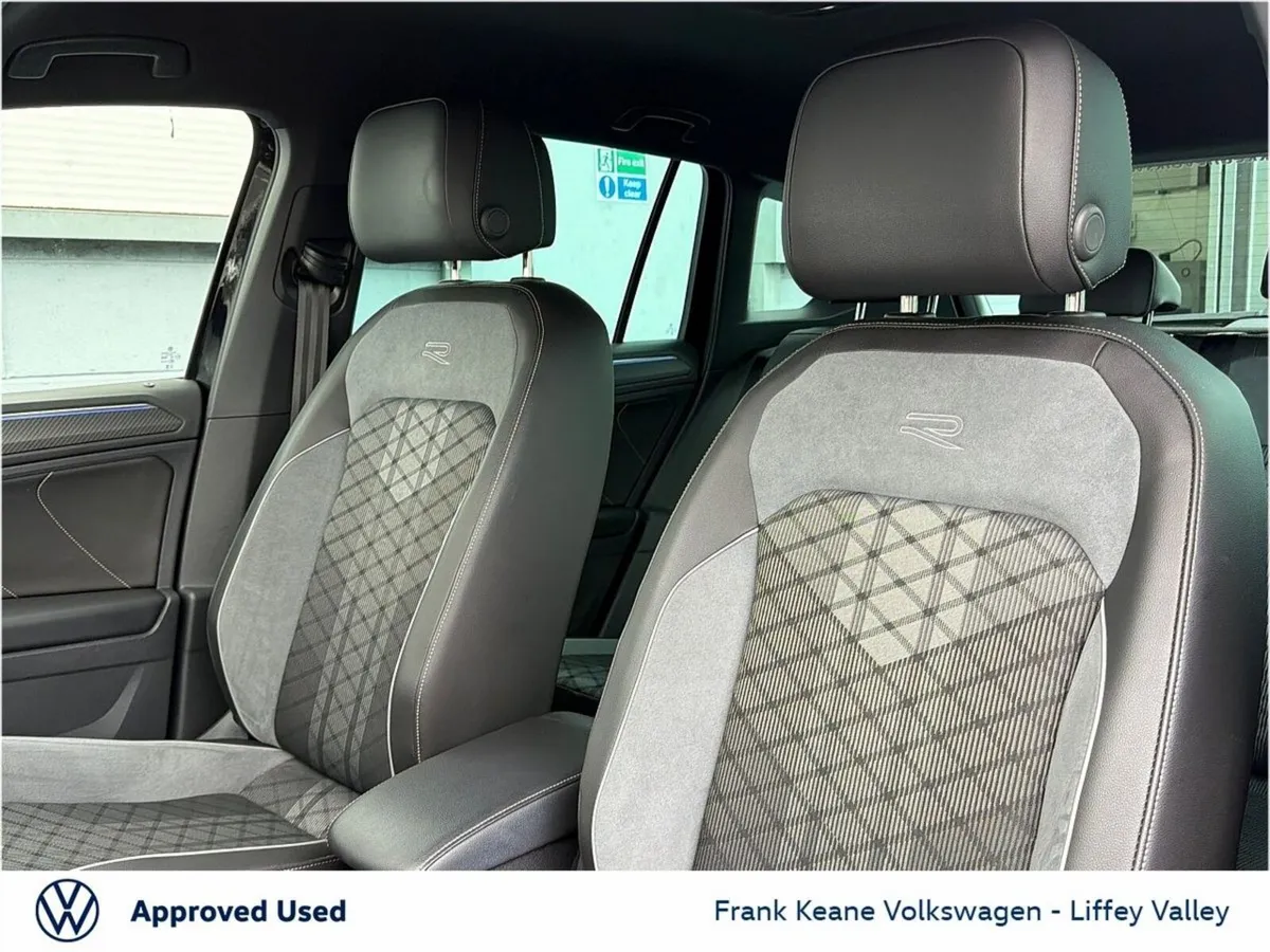 Volkswagen Tiguan SUV, Petrol Plug-in Hybrid, 2023, Black
