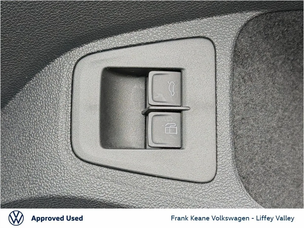 Volkswagen Tiguan SUV, Petrol Plug-in Hybrid, 2023, Black