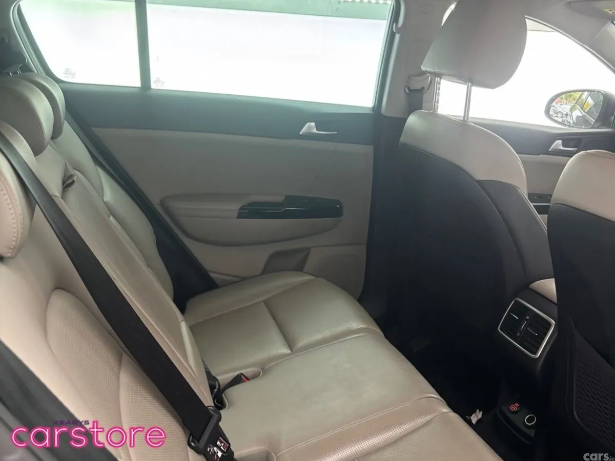 Kia Sportage SUV, Diesel Hybrid, 2021, Black