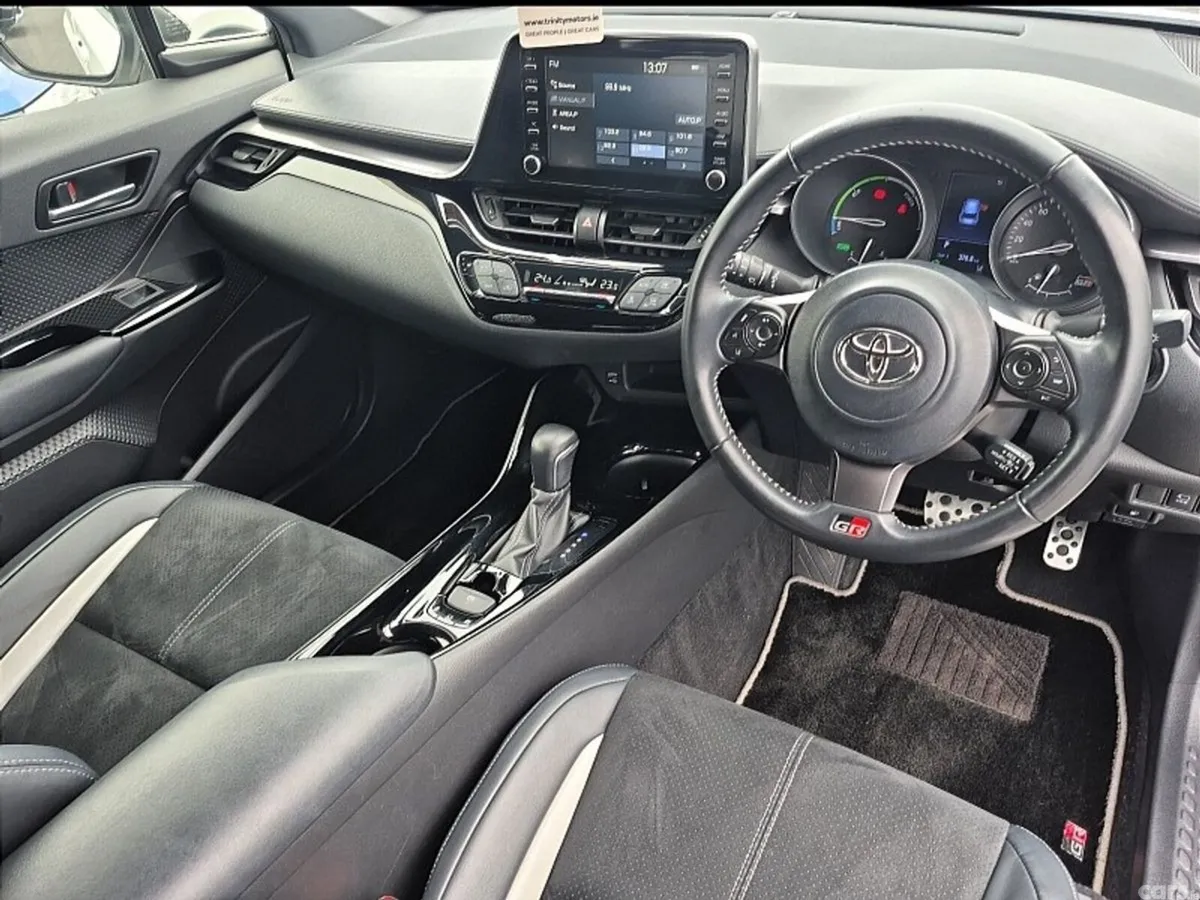 Toyota C-HR SUV, Petrol Hybrid, 2020, White