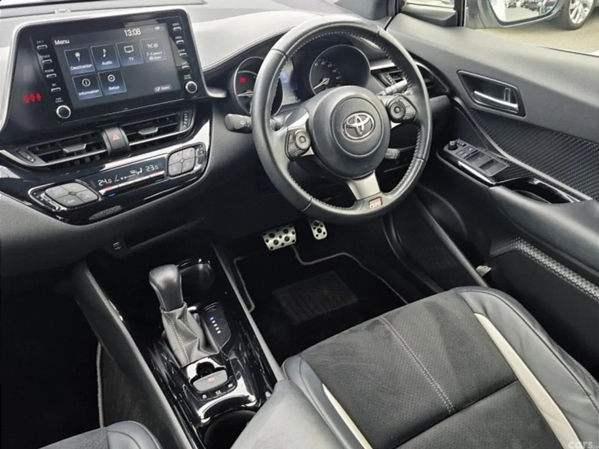 Toyota C-HR SUV, Petrol Hybrid, 2020, White