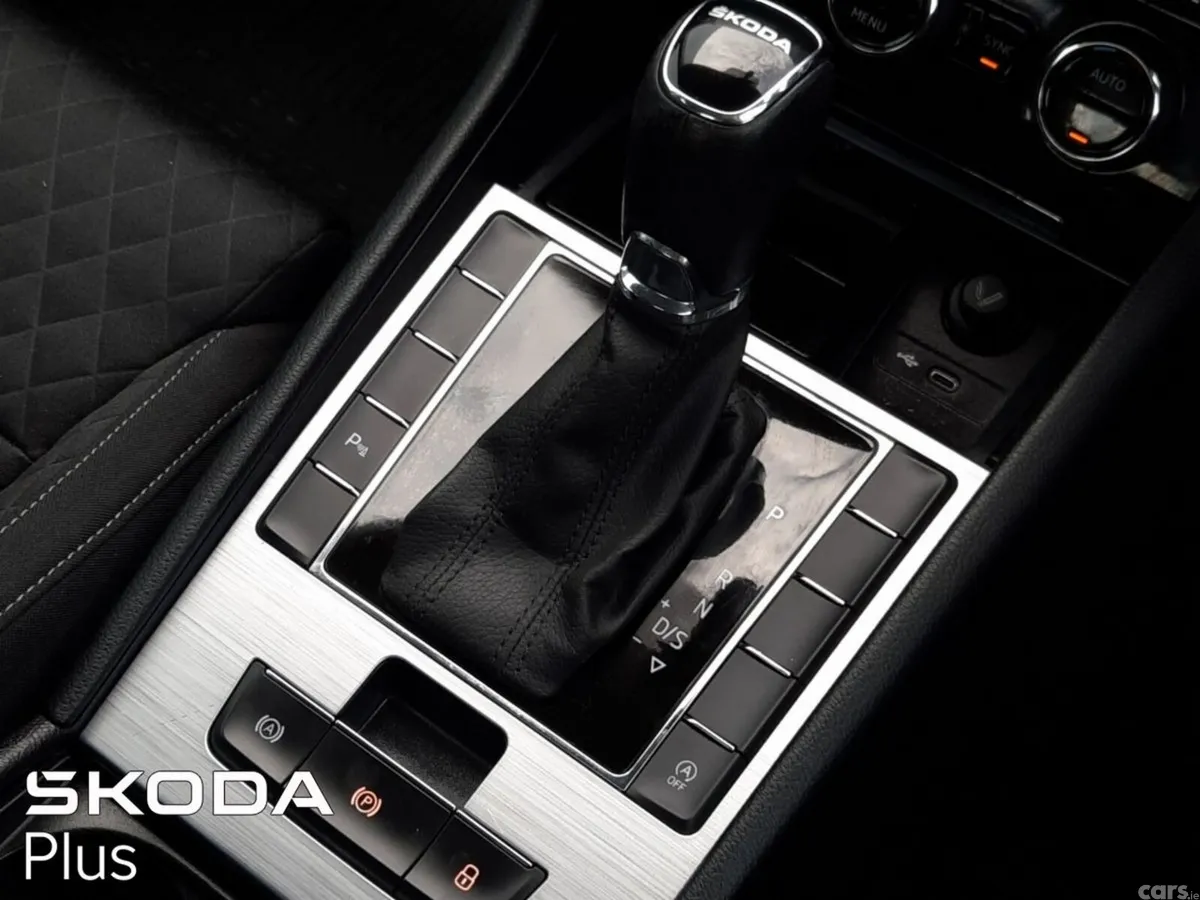 Skoda Superb Saloon, Diesel, 2023, Black