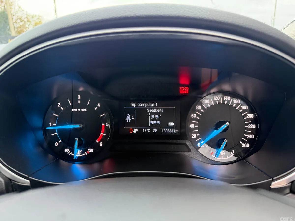 Ford Mondeo Hatchback, Diesel, 2016, Red