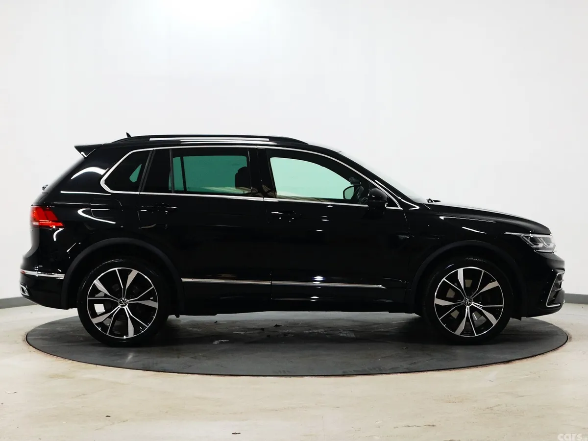 Volkswagen Tiguan SUV, Petrol Hybrid, 2023, Black
