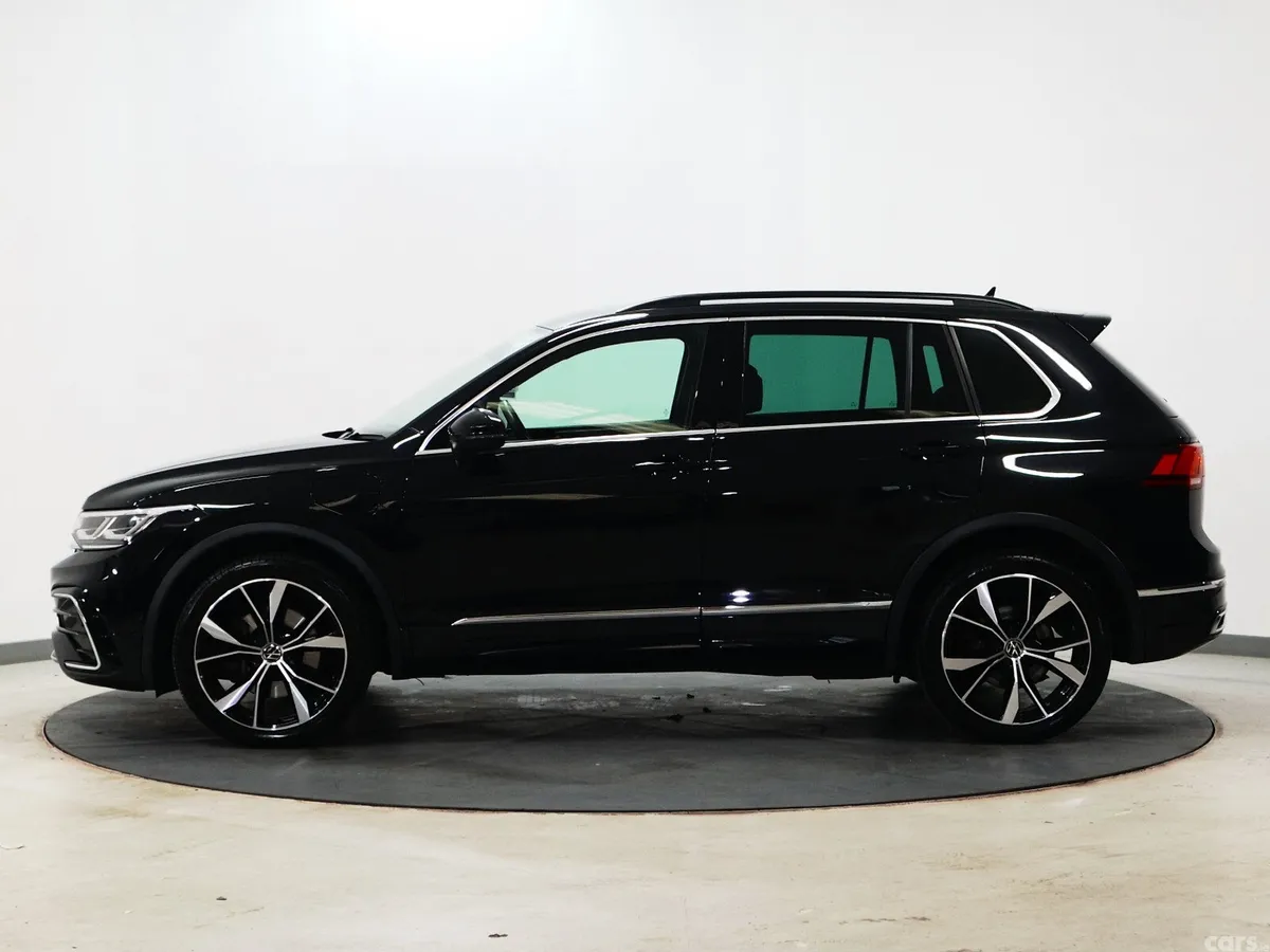 Volkswagen Tiguan SUV, Petrol Hybrid, 2023, Black