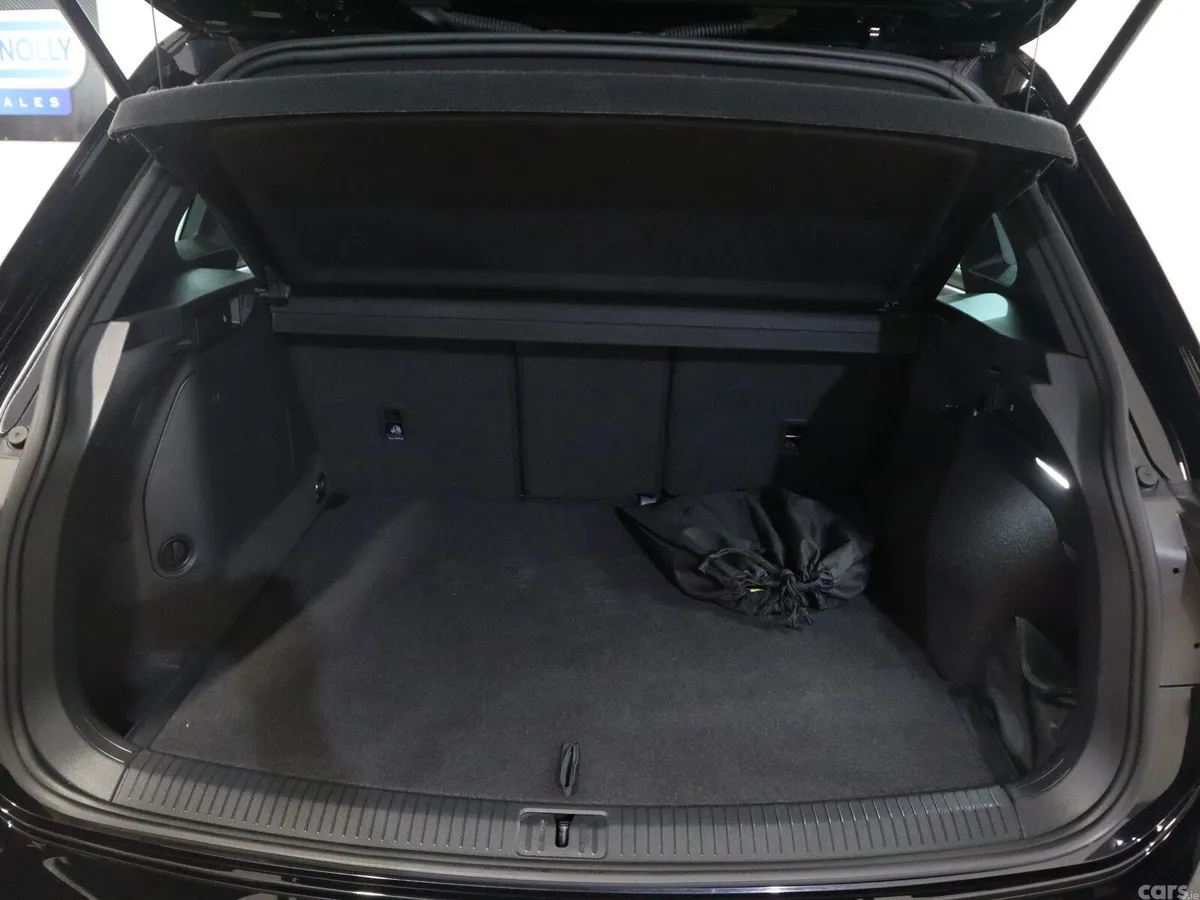 Volkswagen Tiguan SUV, Petrol Hybrid, 2023, Black