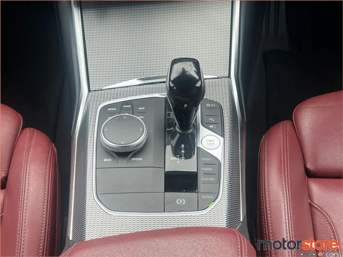 BMW 3-Series Estate, Petrol Plug-in Hybrid, 2022, Black