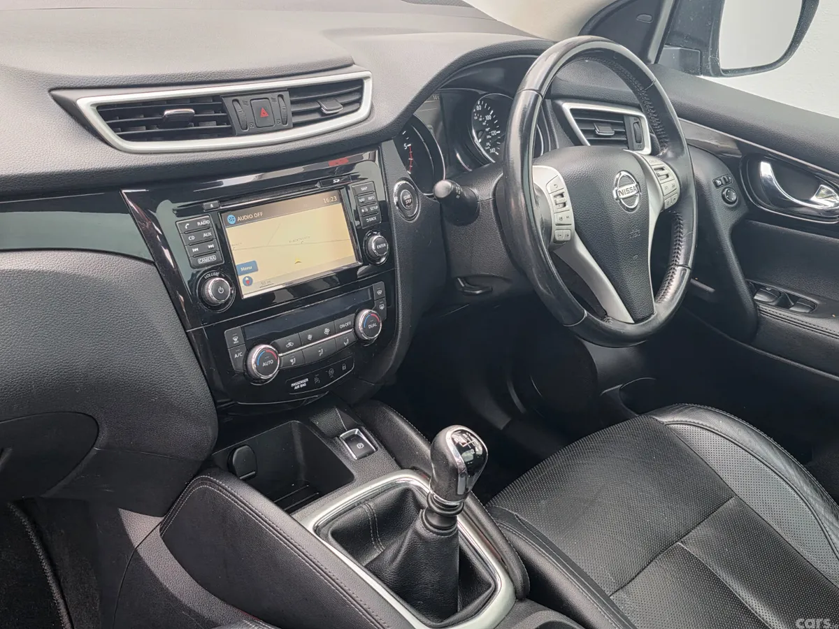 Nissan Qashqai Hatchback, Diesel, 2016, Grey