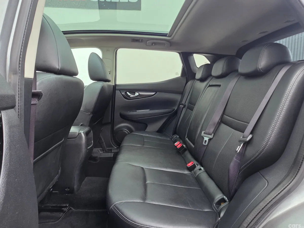 Nissan Qashqai Hatchback, Diesel, 2016, Grey