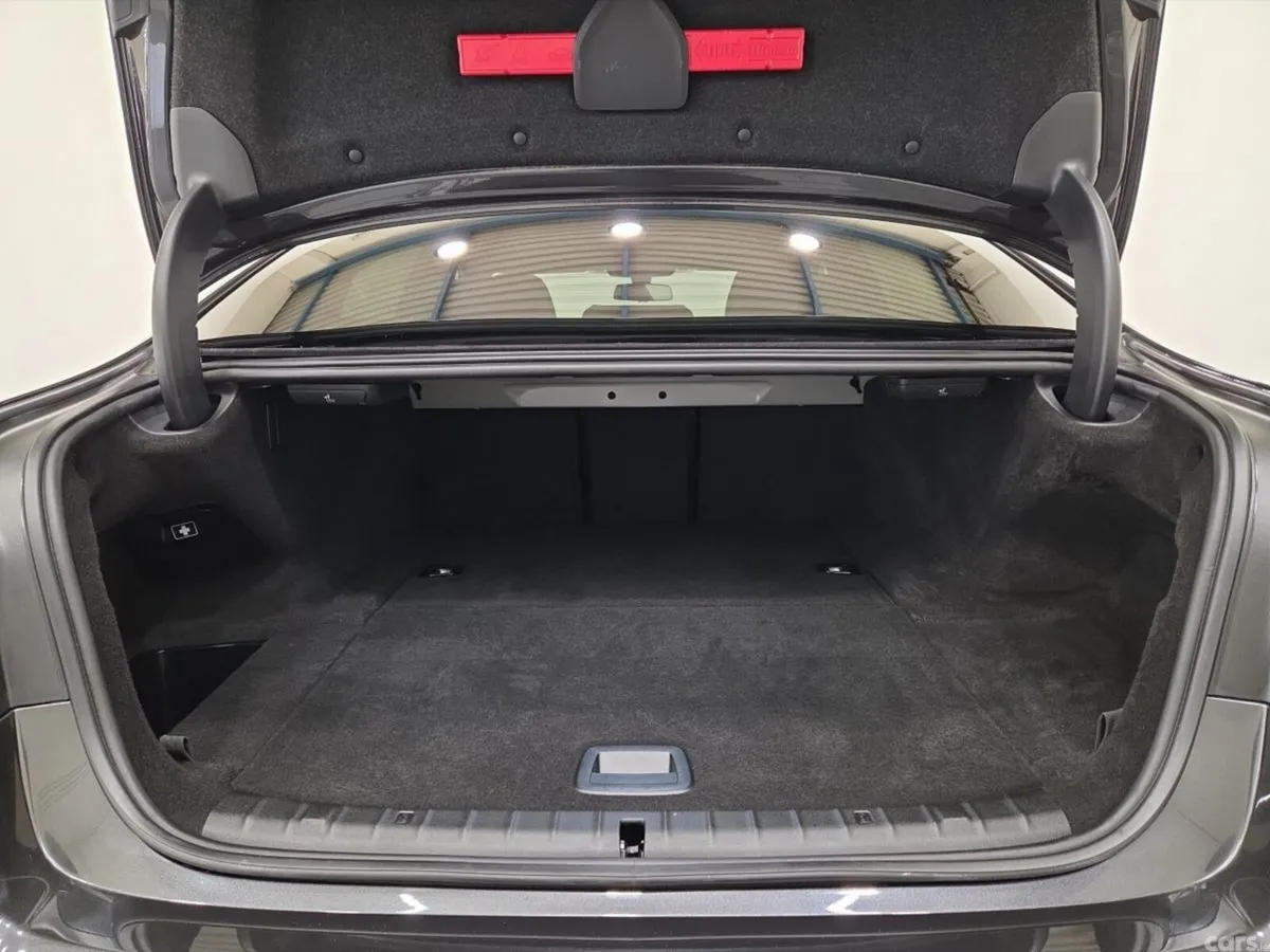 BMW 5-Series Saloon, Petrol Plug-in Hybrid, 2022, Grey