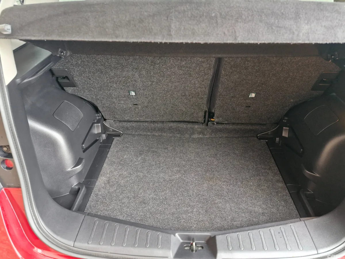 Nissan Note MPV, Petrol, 2016, Red