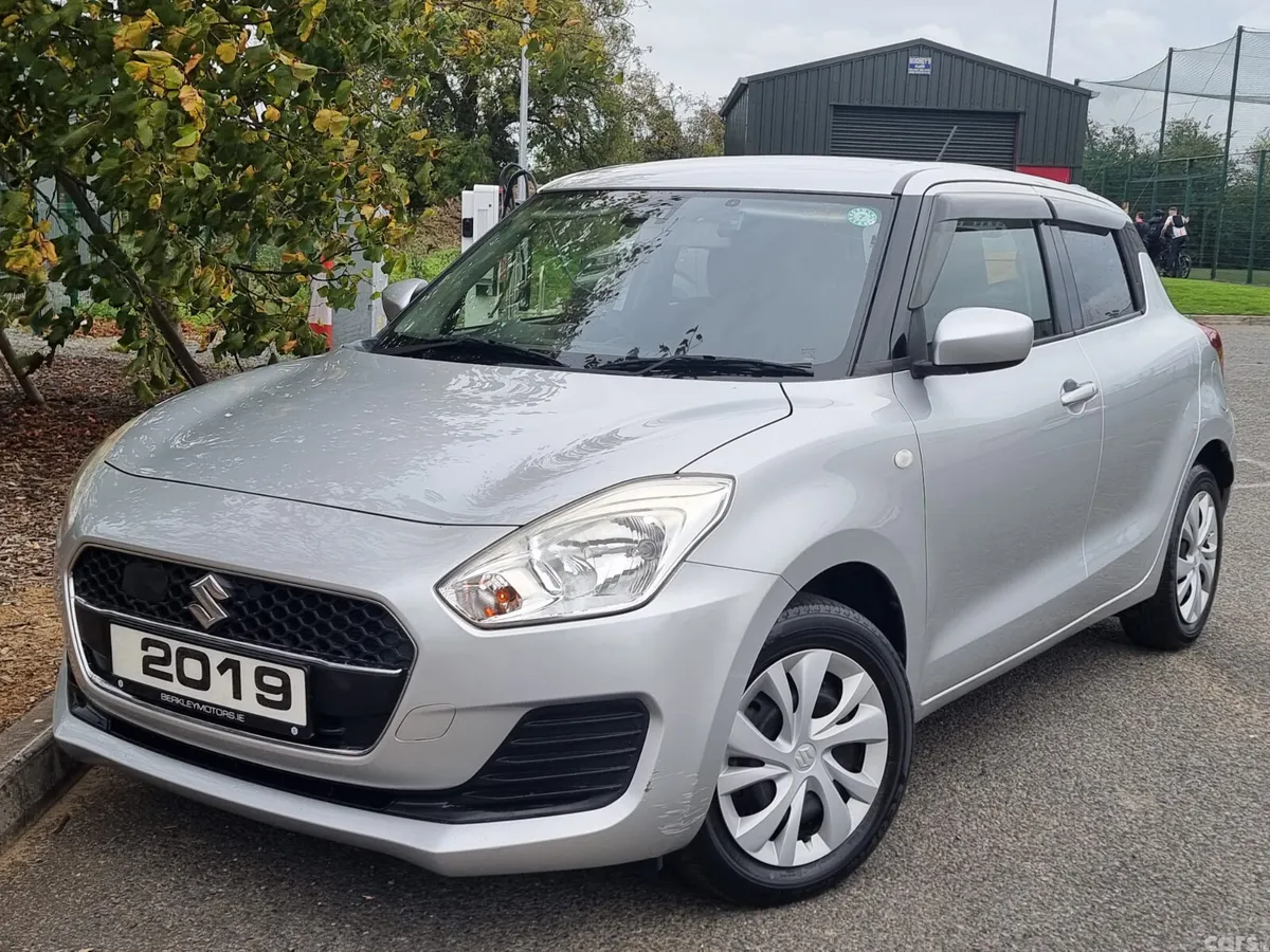 Suzuki Swift Hatchback, Petrol, 2019, Silver