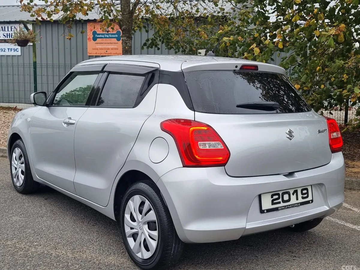 Suzuki Swift Hatchback, Petrol, 2019, Silver
