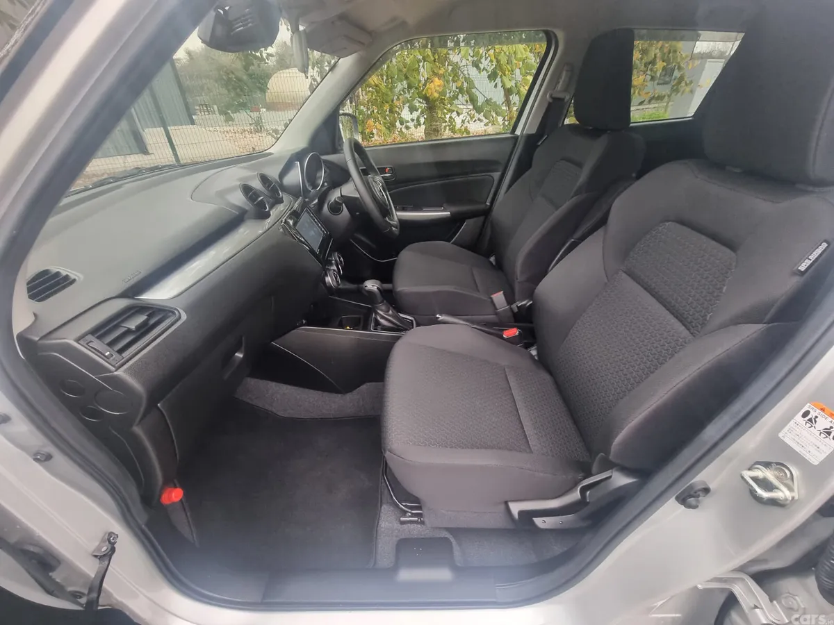 Suzuki Swift Hatchback, Petrol, 2019, Silver