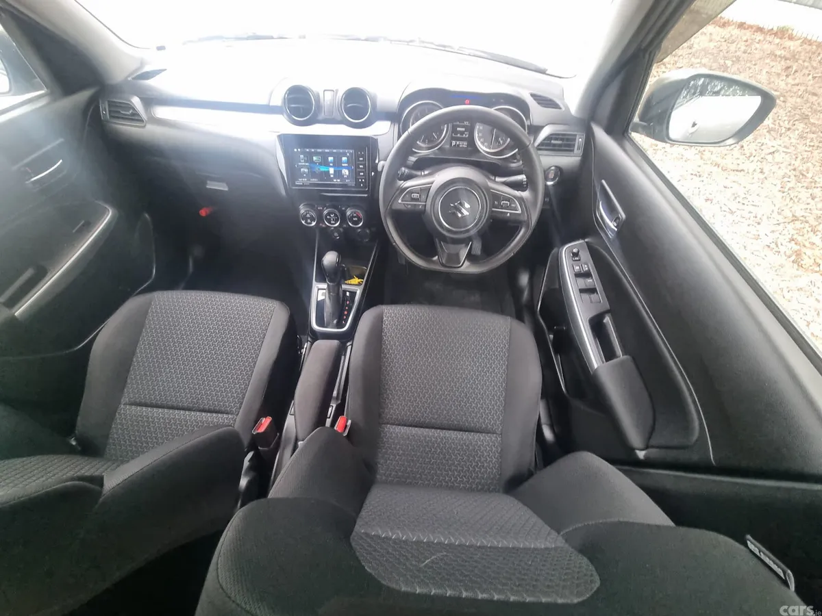 Suzuki Swift Hatchback, Petrol, 2019, Silver
