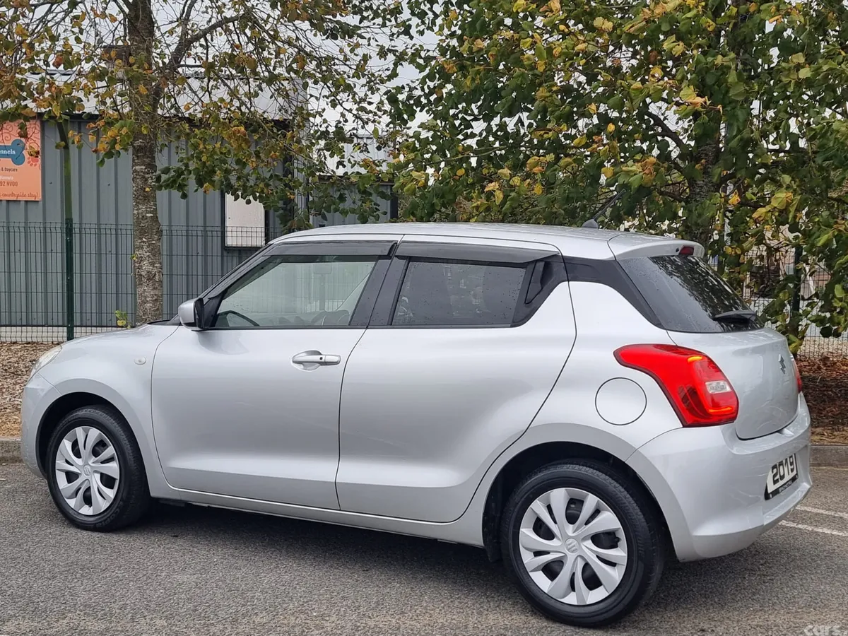 Suzuki Swift Hatchback, Petrol, 2019, Silver