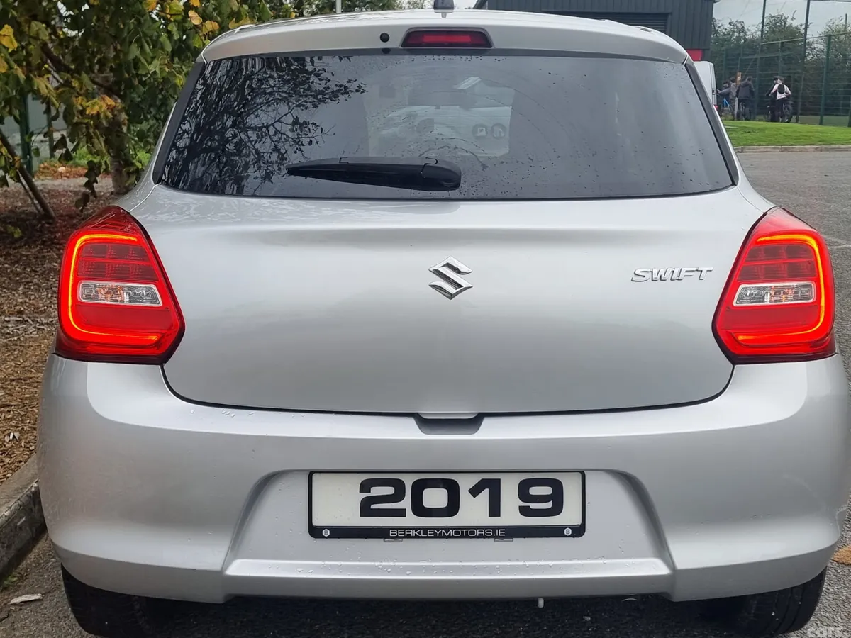 Suzuki Swift Hatchback, Petrol, 2019, Silver