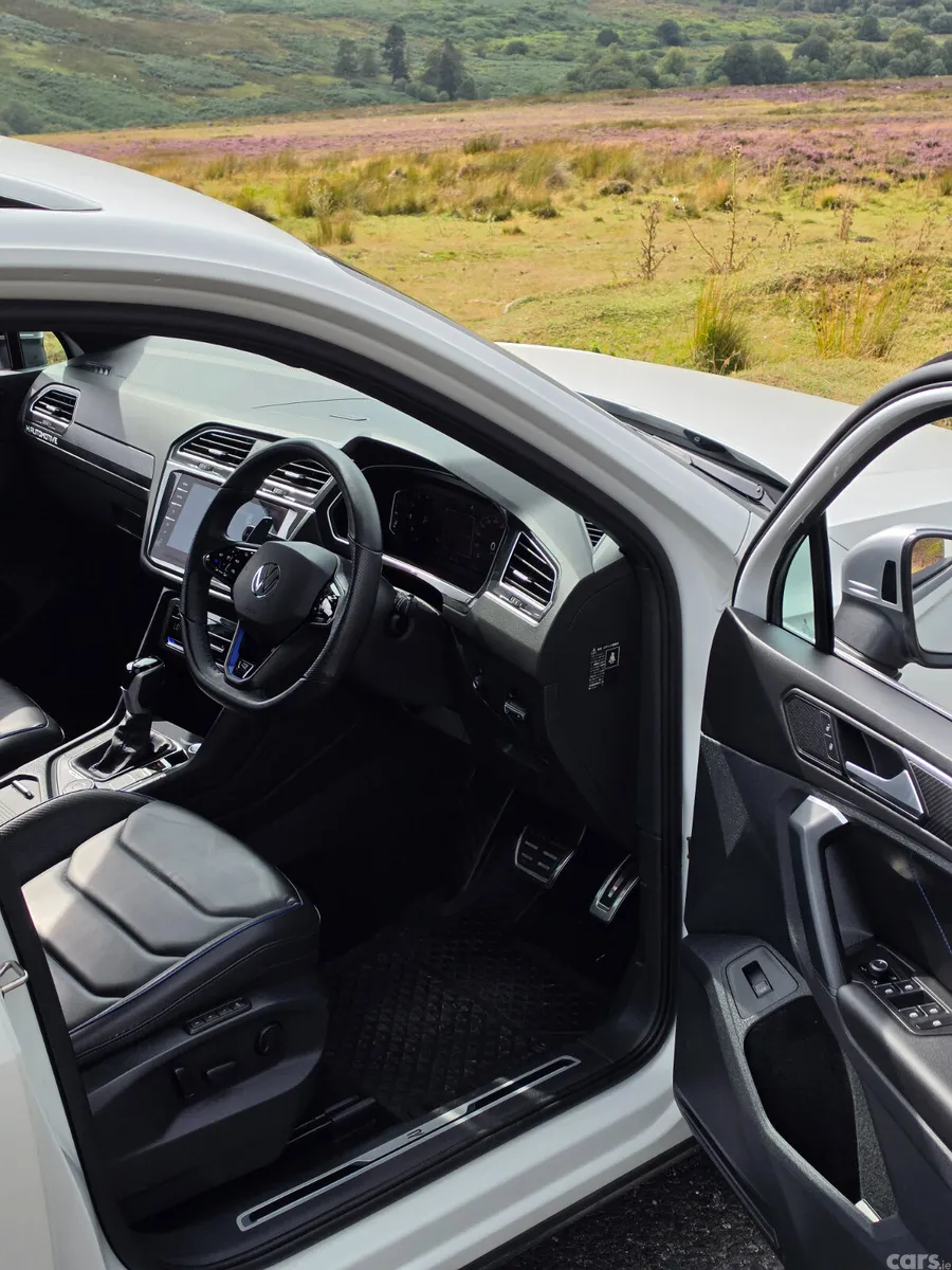 Volkswagen Tiguan SUV, Petrol, 2022, White