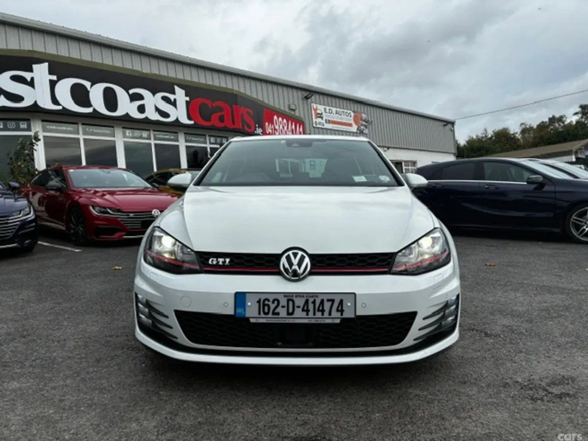 Volkswagen Golf Hatchback, Petrol, 2016, White