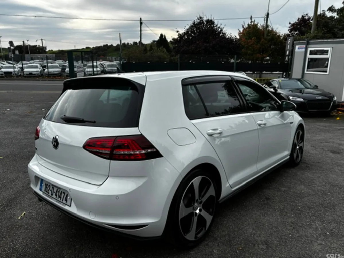 Volkswagen Golf Hatchback, Petrol, 2016, White