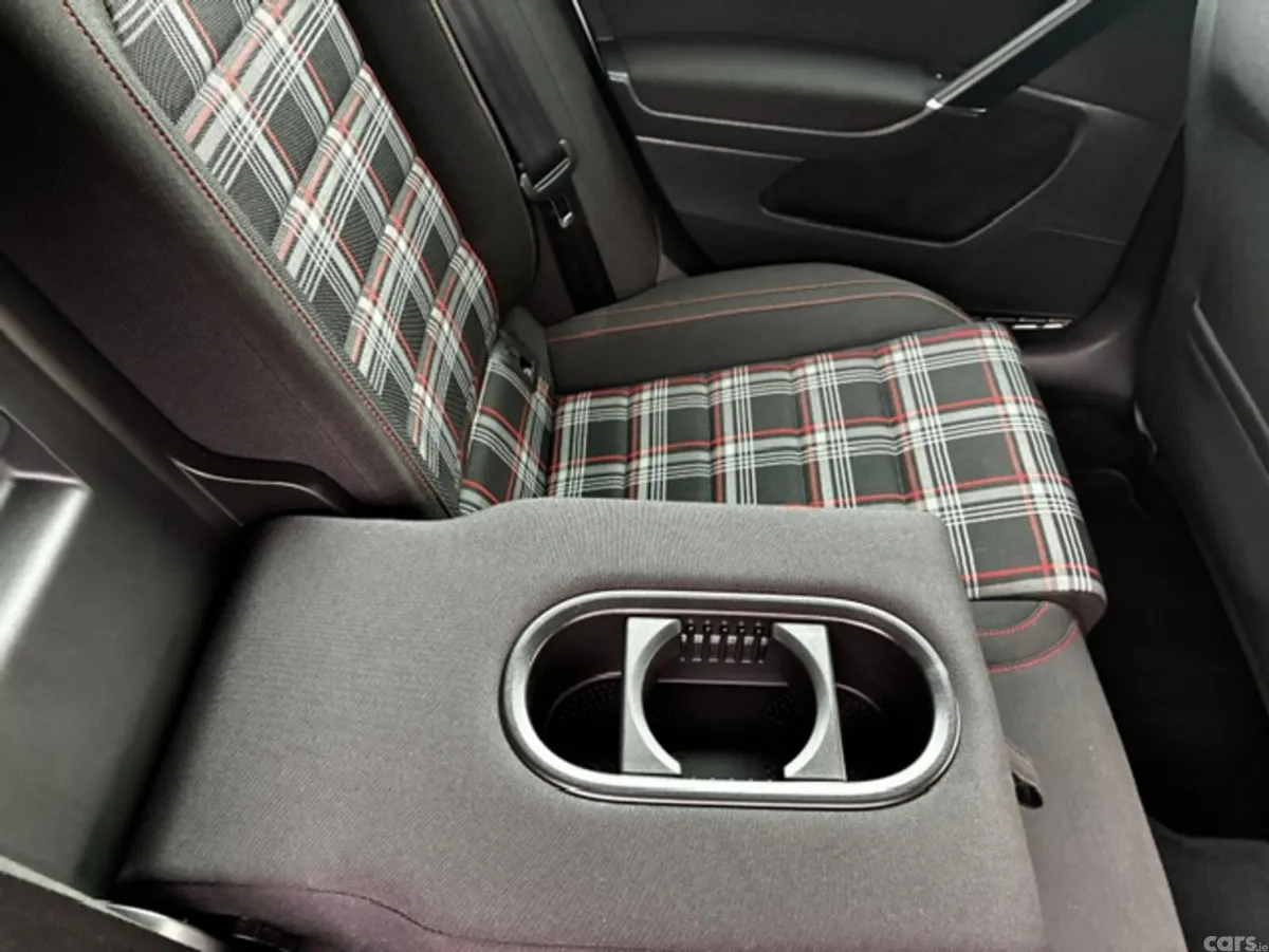 Volkswagen Golf Hatchback, Petrol, 2016, White