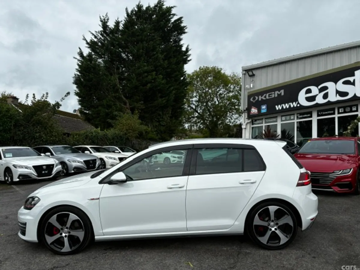 Volkswagen Golf Hatchback, Petrol, 2016, White