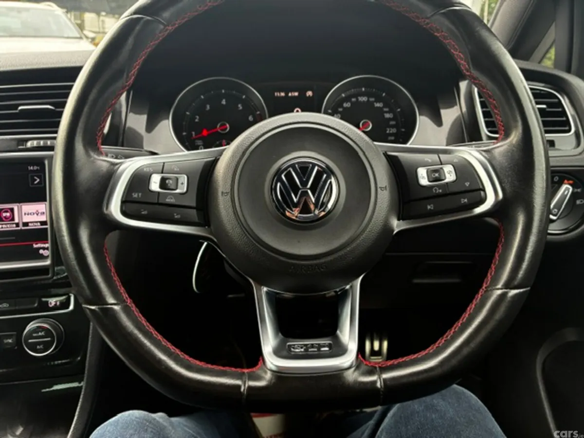 Volkswagen Golf Hatchback, Petrol, 2016, White