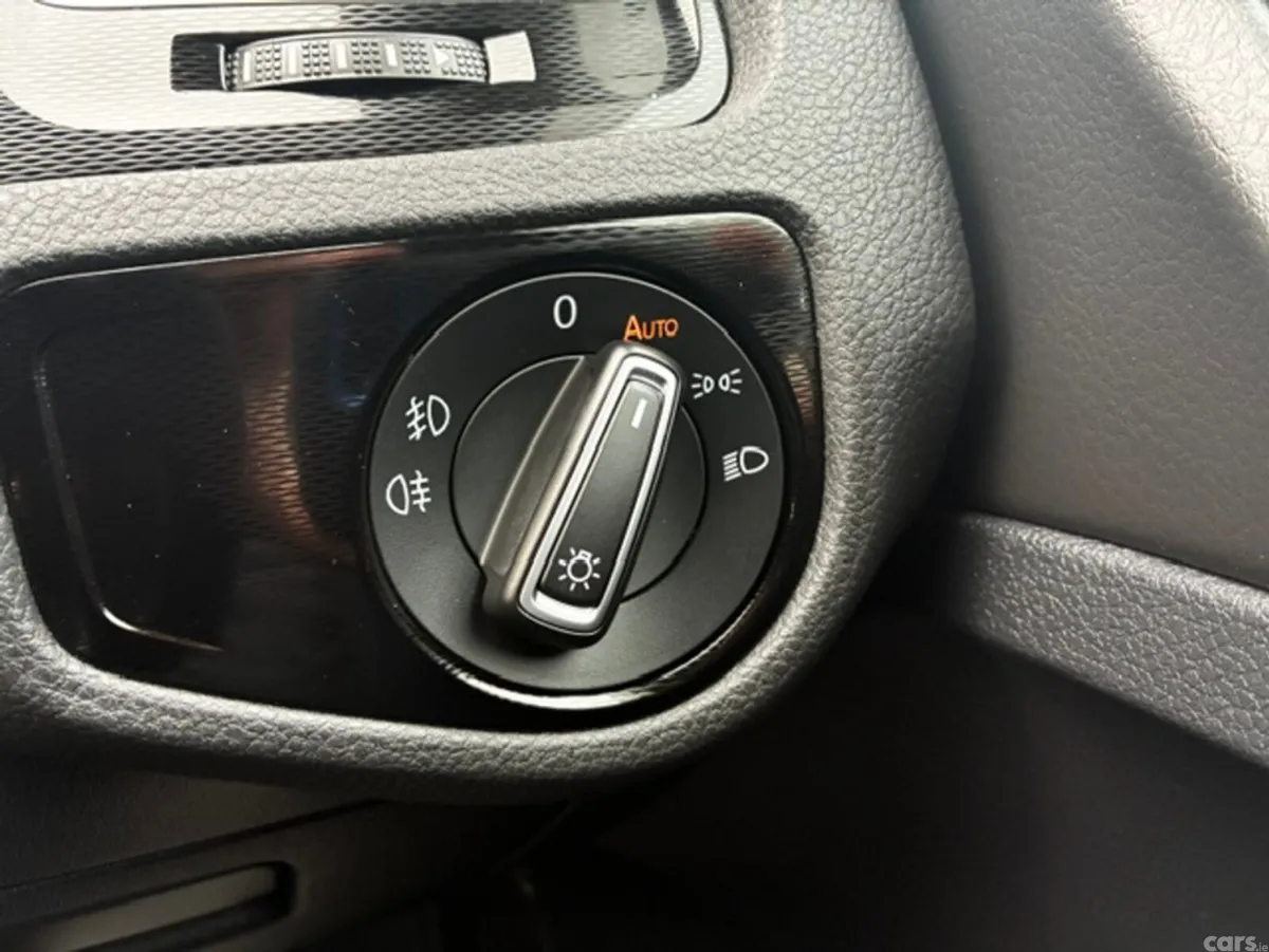 Volkswagen Golf Hatchback, Petrol, 2016, White