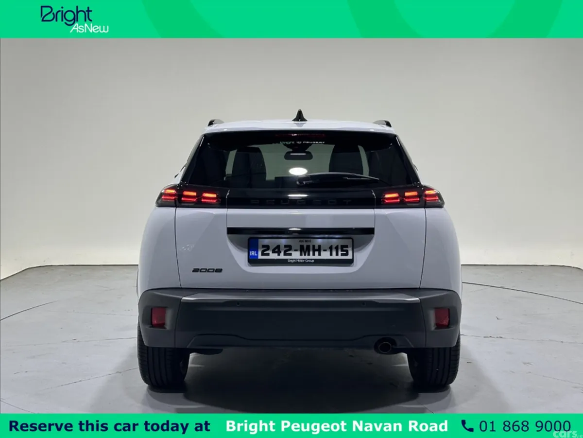 Peugeot 2008 MPV, Petrol, 2024, White