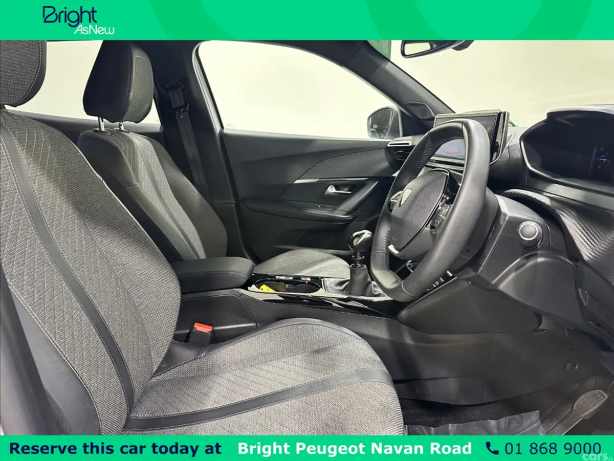 Peugeot 2008 MPV, Petrol, 2024, White