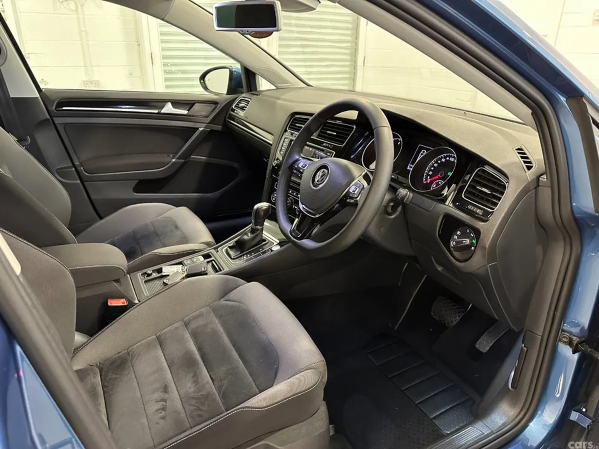 Volkswagen Golf Hatchback, Petrol, 2016, Blue