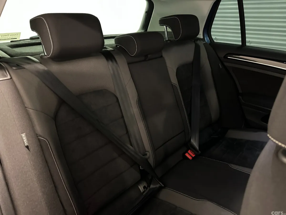 Volkswagen Golf Hatchback, Petrol, 2016, Blue