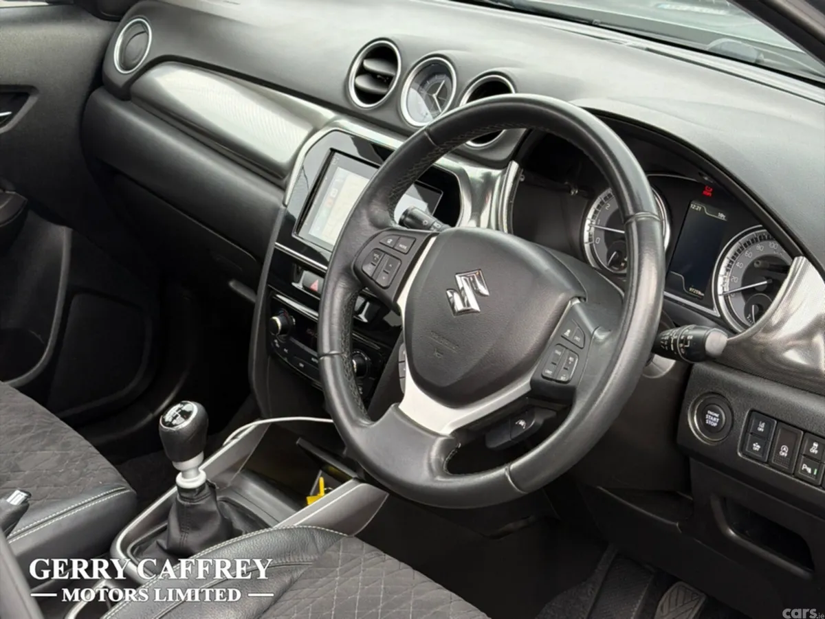 Suzuki Vitara SUV, Petrol Hybrid, 2022, Grey