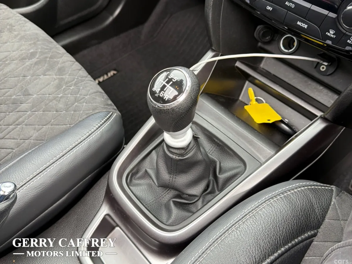 Suzuki Vitara SUV, Petrol Hybrid, 2022, Grey