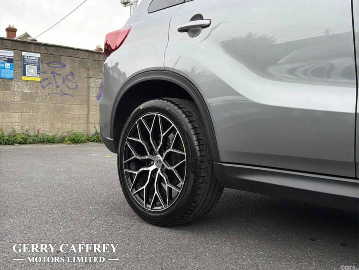 Suzuki Vitara SUV, Petrol Hybrid, 2022, Grey