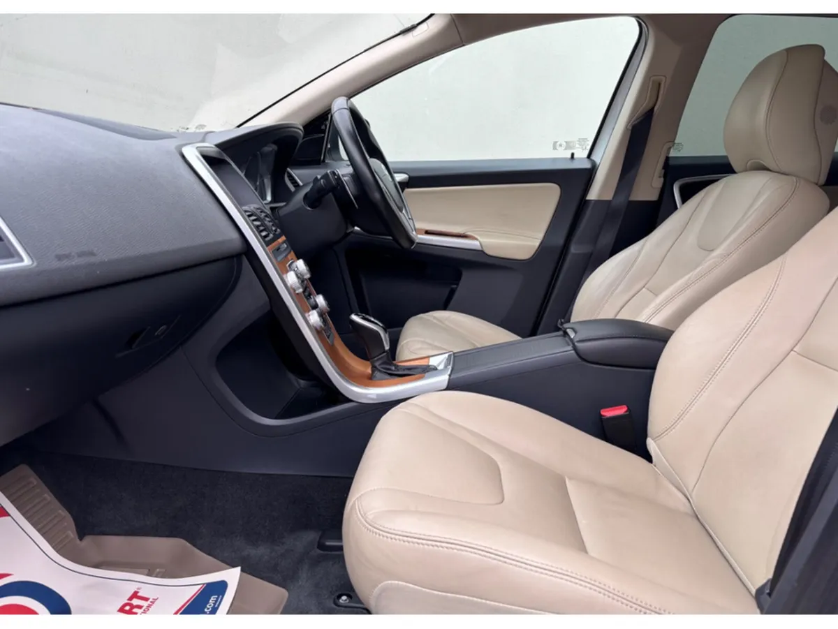 Volvo XC60 SUV, Diesel, 2017, White